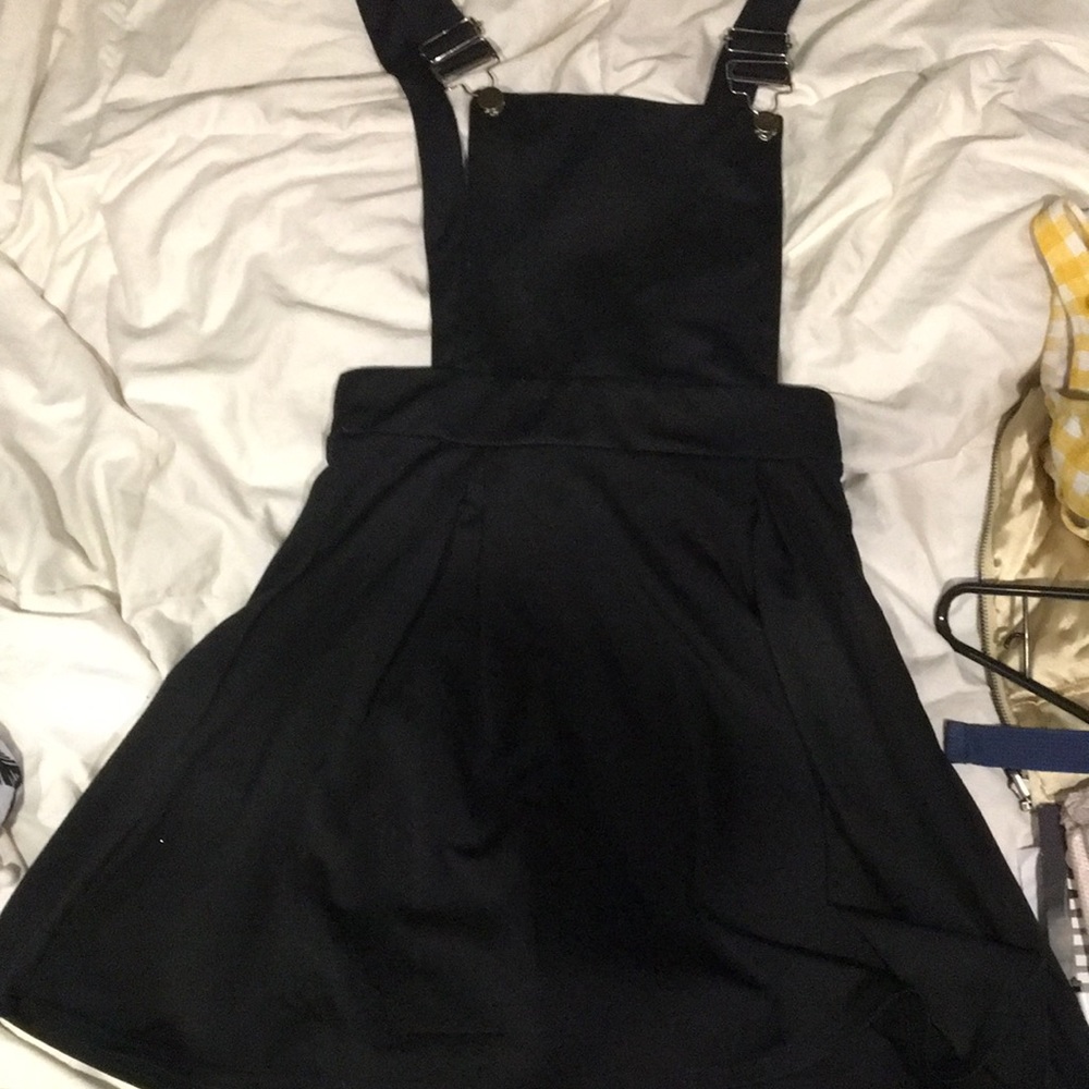 A dress for juniors.